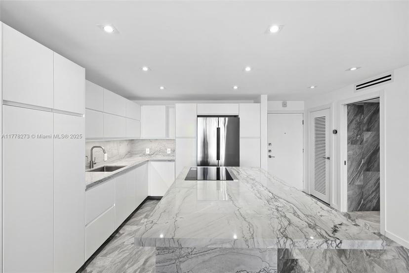 Picture of 1658 Bay Rd # 504, Miami Beach FL 33139
