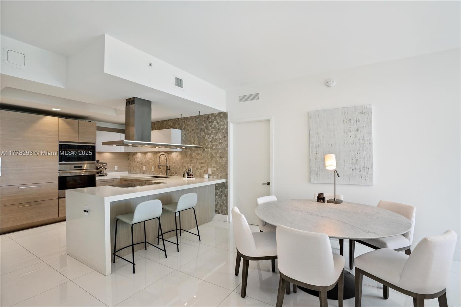 Picture of 17111 Biscayne Blvd # 204, North Miami Beach, FL 33160