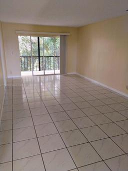 Picture of 8020 Fairview Dr # 309, Tamarac, FL 33321