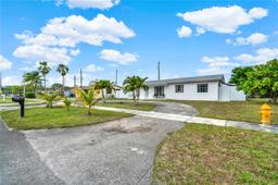 Picture of 3743 NW 207Th Dr, Miami Gardens, FL 33055