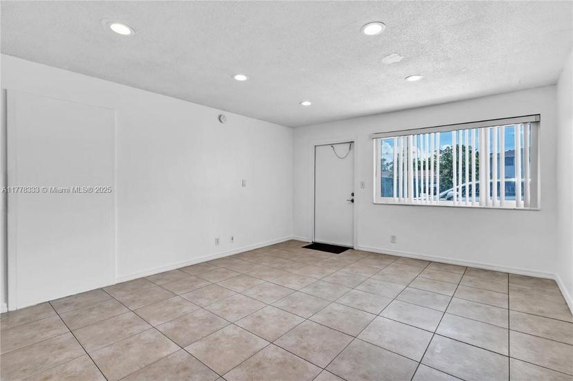 Picture of 2175 NE 56Th St # 107, Fort Lauderdale FL 33308