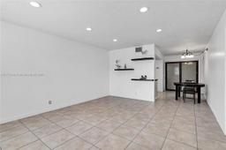 Picture of 2175 NE 56Th St # 107, Fort Lauderdale, FL 33308