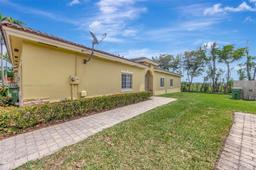 Picture of 3274 NE 11Th Dr, Homestead, FL 33033