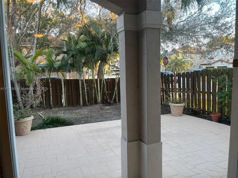 Picture of 977 SW 153Rd Path, Miami FL 33194