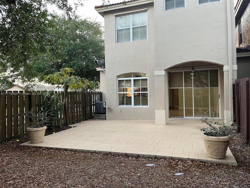 Picture of 977 SW 153Rd Path, Miami FL 33194