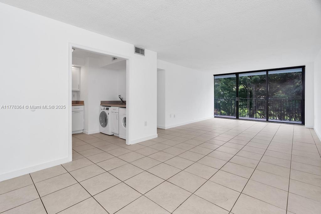 Picture of 1450 Brickell Bay Dr # 307, Miami, FL 33131