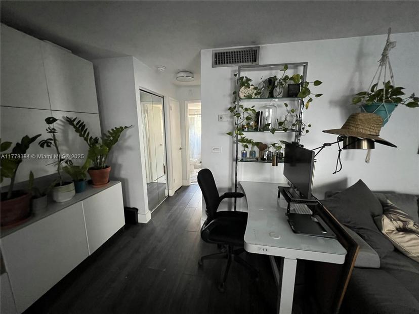 Picture of 221 Meridian Ave # 206, Miami Beach FL 33139
