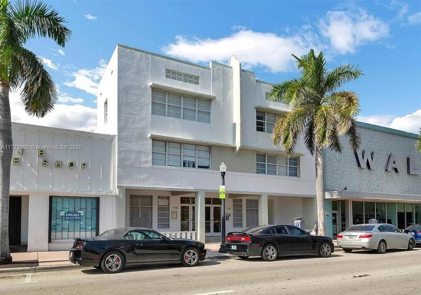 Picture of 7326 Collins Ave # 102, Miami Beach FL 33141