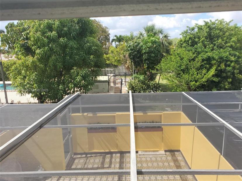 Picture of 301 Bonaventure Blvd # 6, Weston FL 33326