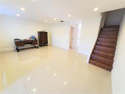 Picture of 301 Bonaventure Blvd # 6, Weston, FL 33326