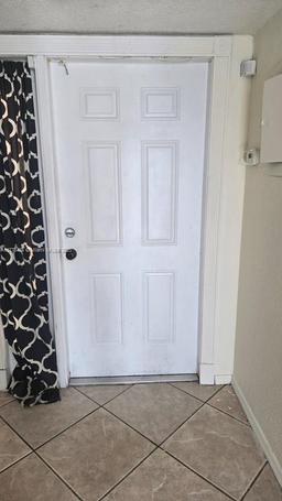 Picture of 430 Commodore Dr # 314, Plantation, FL 33325