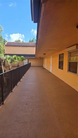Picture of 430 Commodore Dr # 314, Plantation, FL 33325