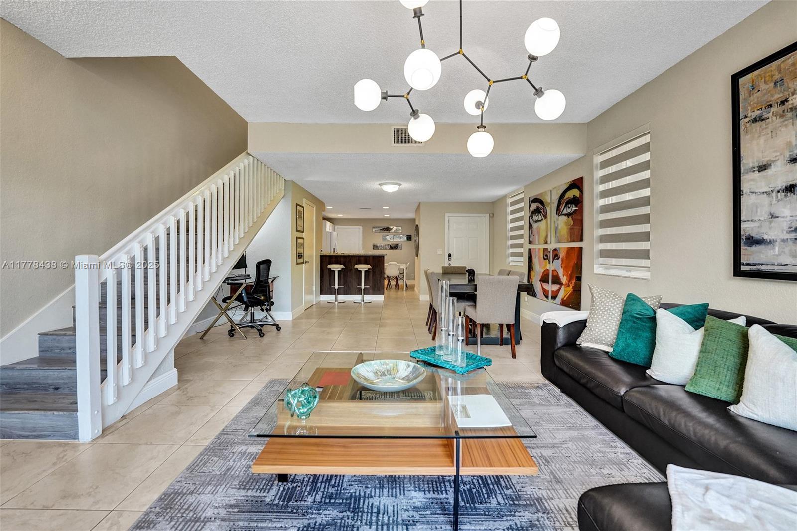 Picture of 1438 Veracruz Ln # 6, Weston, FL 33327