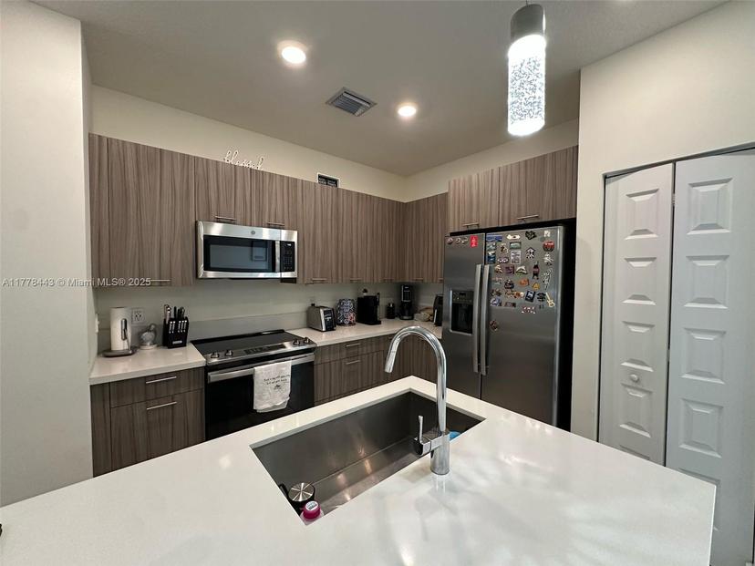 Picture of 8301 NW 41St St # 204, Doral FL 33166