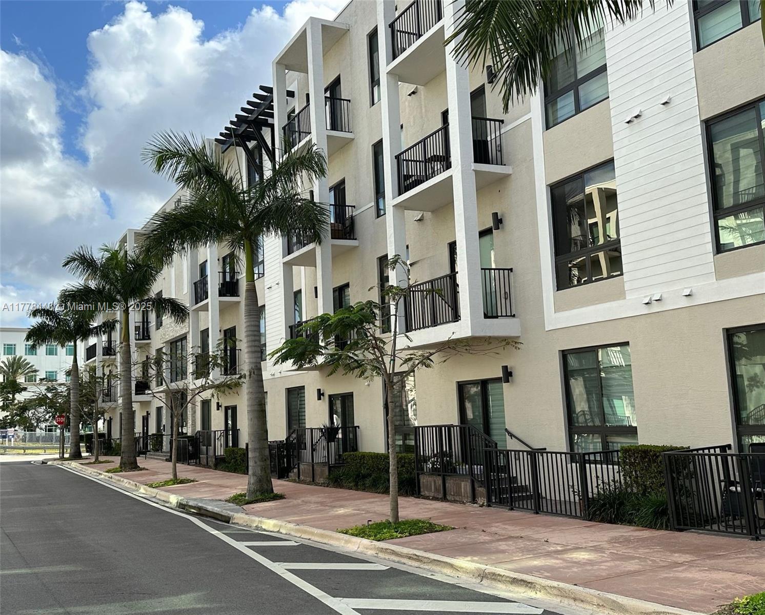 Picture of 8301 NW 41St St # 204, Doral, FL 33166