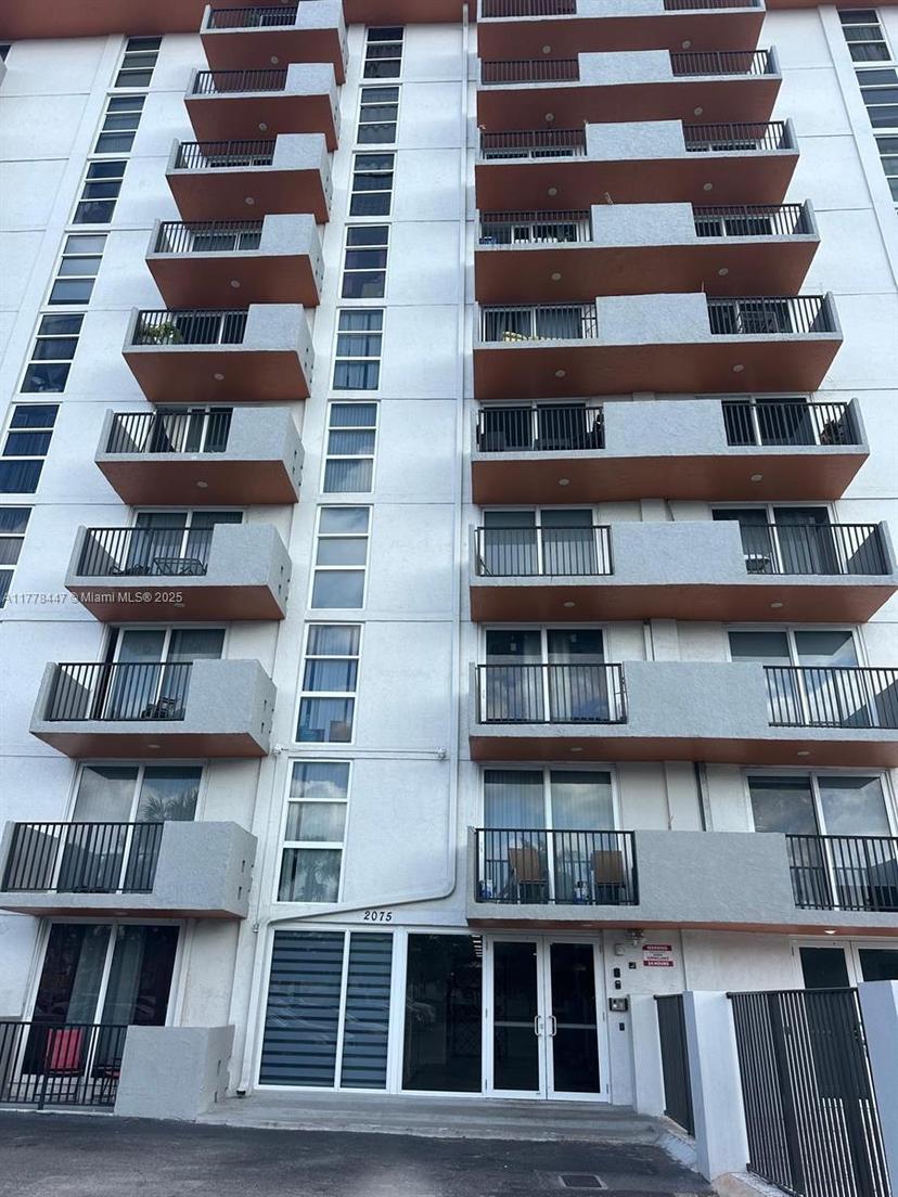 Picture of 2075 NE 164Th St # 114, North Miami Beach FL 33162
