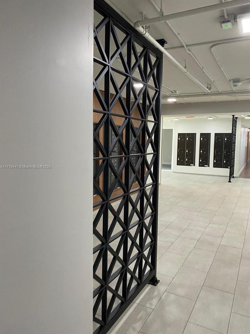 Picture of 2075 NE 164Th St # 114, North Miami Beach FL 33162