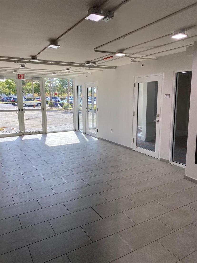 Picture of 2075 NE 164Th St # 114, North Miami Beach FL 33162