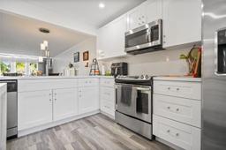 Picture of 380 Racquet Club Rd # 204, Weston, FL 33326