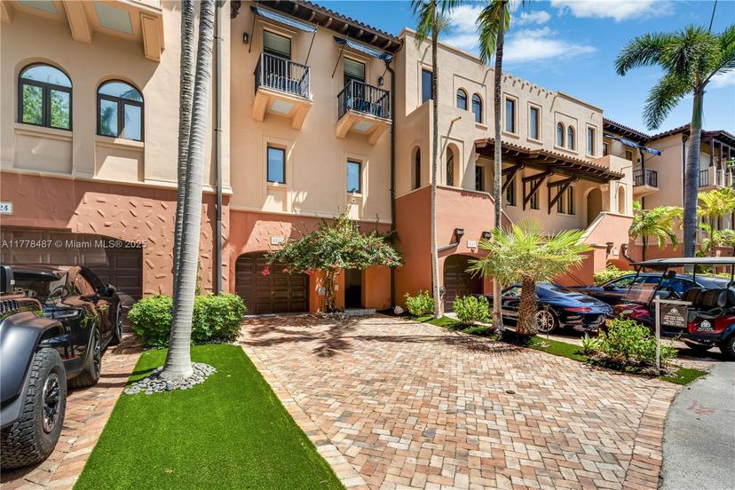 Picture of 6222 Paradise Point Dr # 6222, Palmetto Bay FL 33157