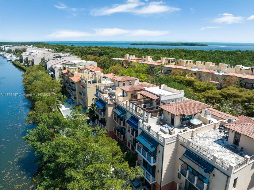 Picture of 6222 Paradise Point Dr # 6222, Palmetto Bay FL 33157