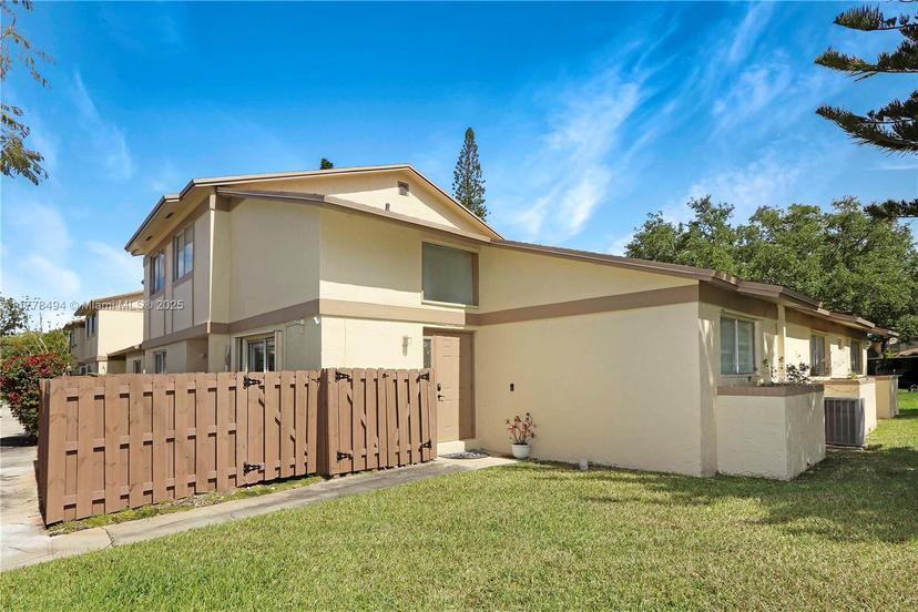 Picture of 10825 NW 29Th Mnr # 8, Sunrise FL 33322