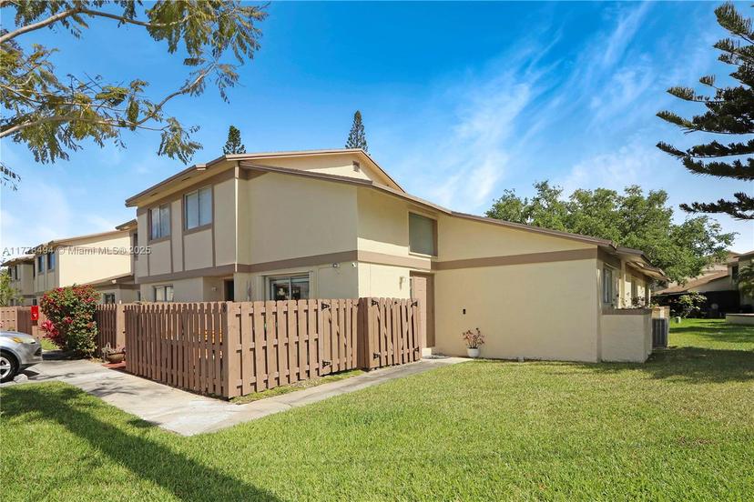 Picture of 10825 NW 29Th Mnr # 8, Sunrise FL 33322