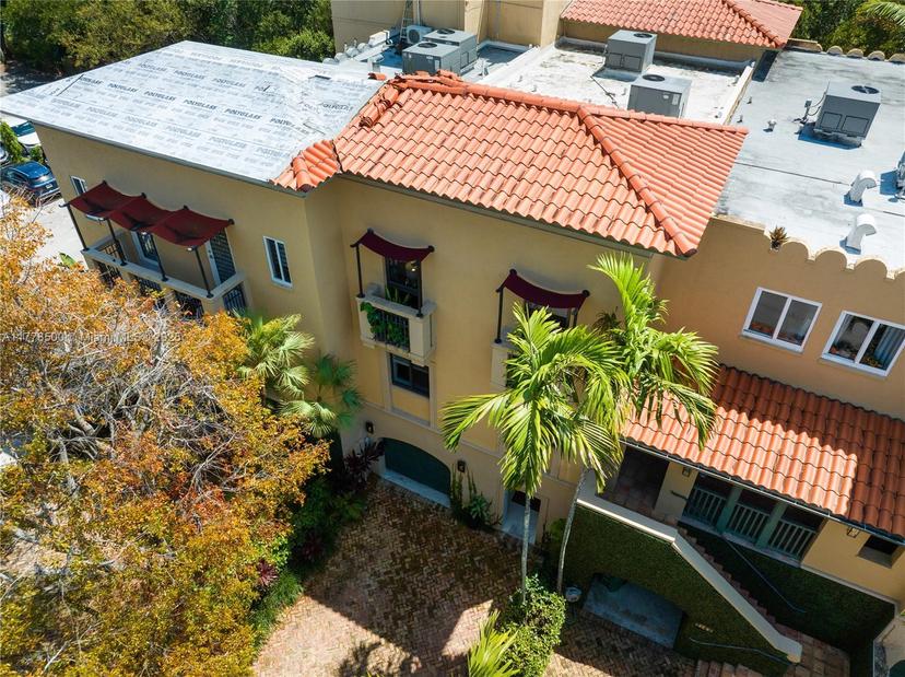 Picture of 6147 Paradise Point Dr # 6147, Palmetto Bay FL 33157