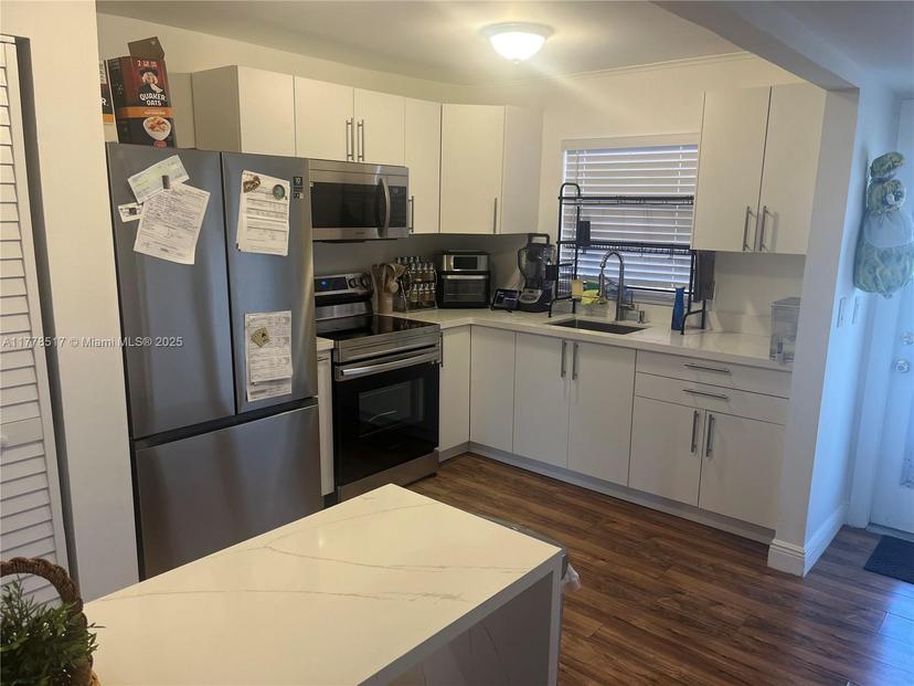 Picture of 10123 Sunrise Lakes Blvd # 205, Sunrise FL 33322