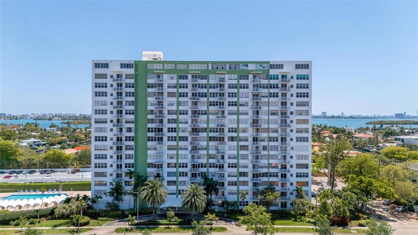 Picture of 2100 Sans Souci Blvd # A1509, North Miami FL 33181