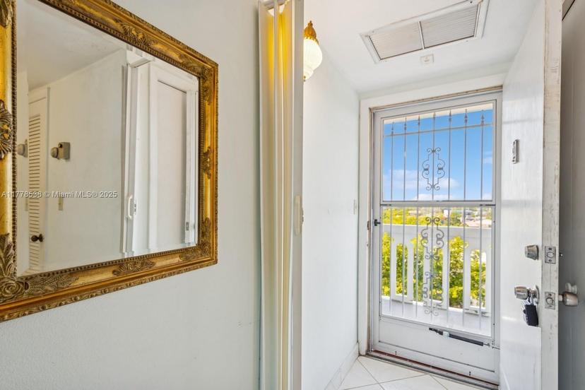 Picture of 2851 Leonard Dr # J610, Aventura FL 33160