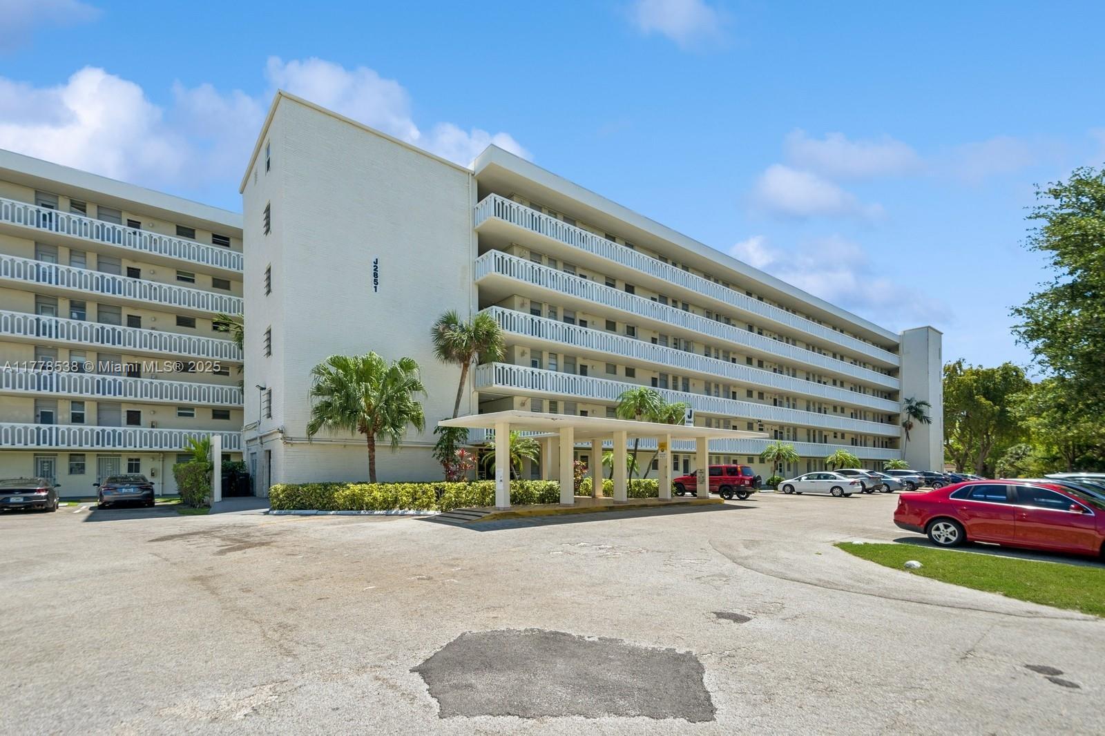 Picture of 2851 Leonard Dr # J610, Aventura, FL 33160