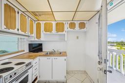 Picture of 2851 Leonard Dr # J610, Aventura, FL 33160