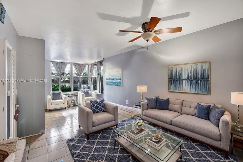 Picture of 2899 Collins Ave # 521, Miami Beach FL 33140