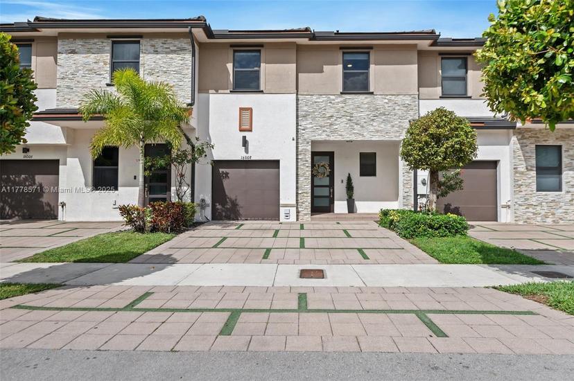 Picture of 16008 NW 91St Ct, Miami Lakes FL 33018