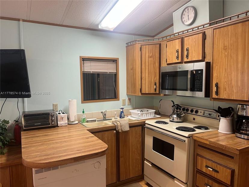 Picture of 2064 Nettles Blvd, Jensen Beach FL 34957