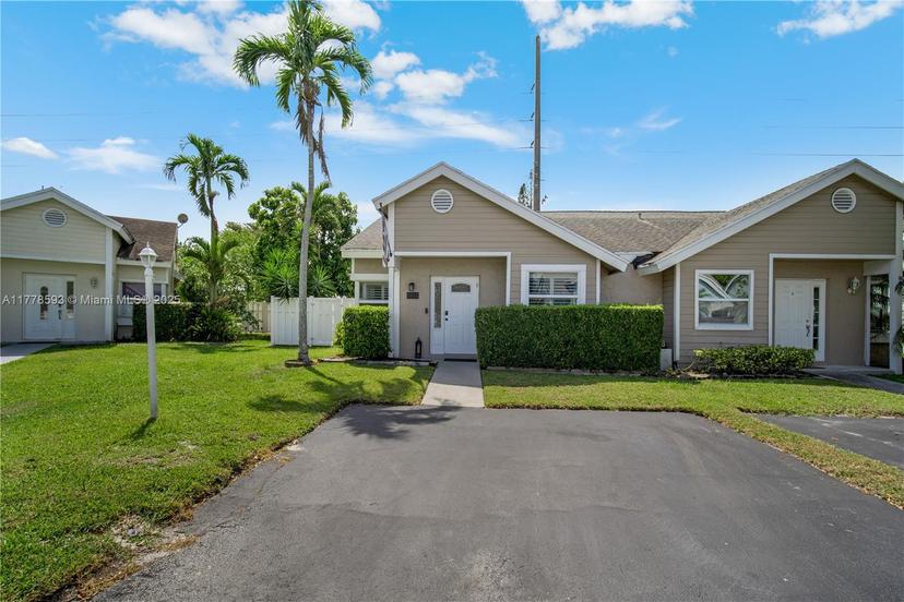 Picture of 1151 SW 111Th Way, Davie FL 33324