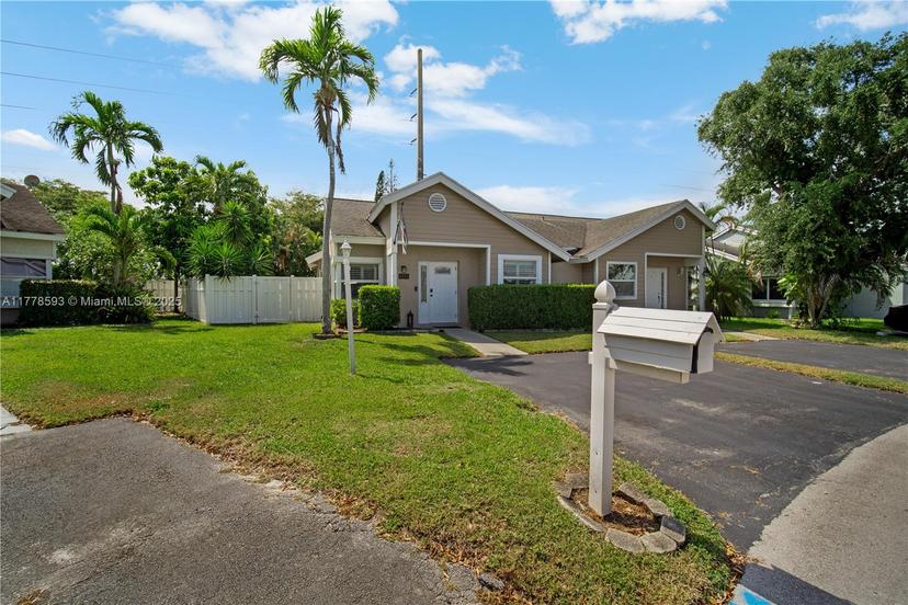 Picture of 1151 SW 111Th Way, Davie FL 33324