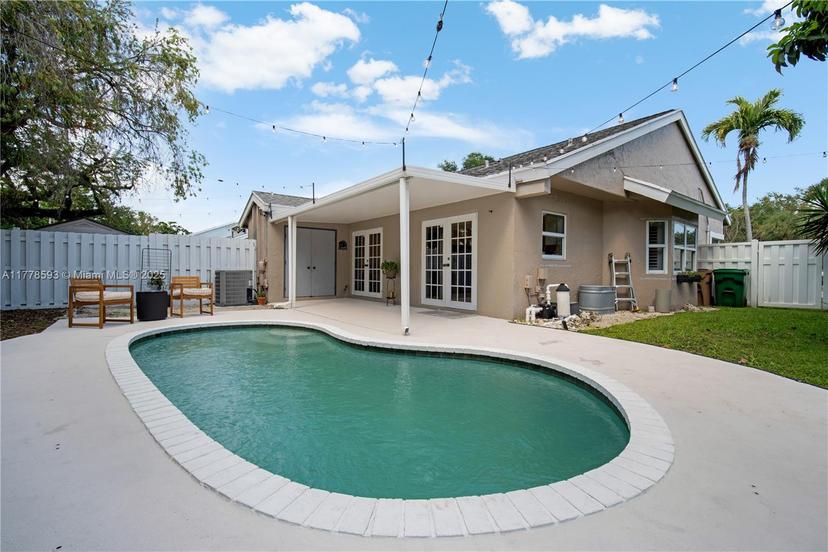 Picture of 1151 SW 111Th Way, Davie FL 33324
