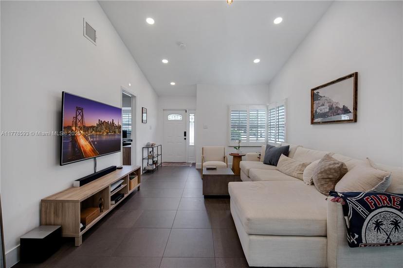 Picture of 1151 SW 111Th Way, Davie FL 33324