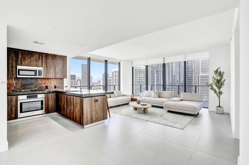 Picture of 88 SW 7Th Street # 2411, Miami FL 33130