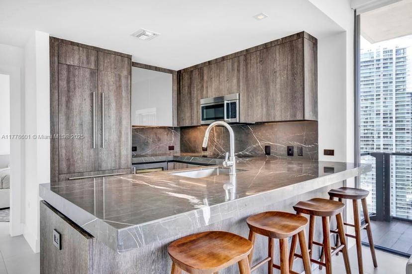 Picture of 88 SW 7Th Street # 2411, Miami FL 33130