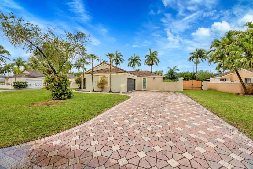Picture of 15385 SW 152Nd Ter, Miami FL 33187