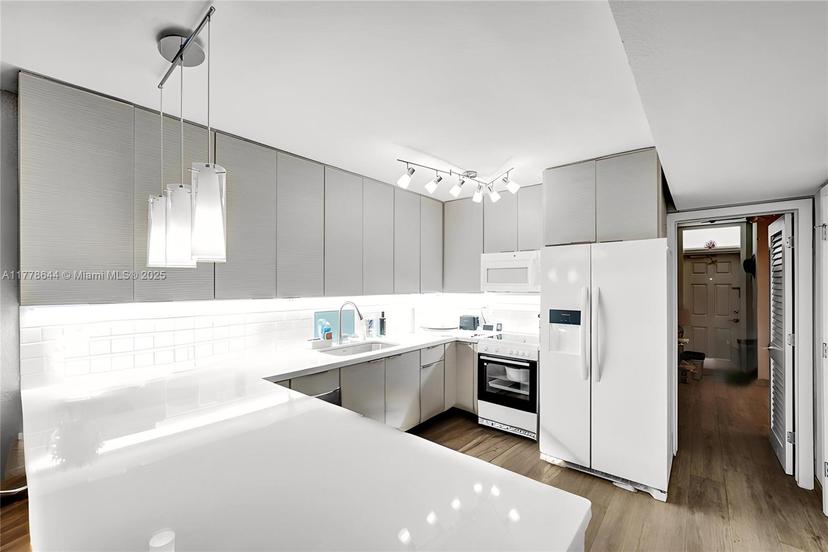 Picture of 322 Taylor St # 1D, Hollywood FL 33019