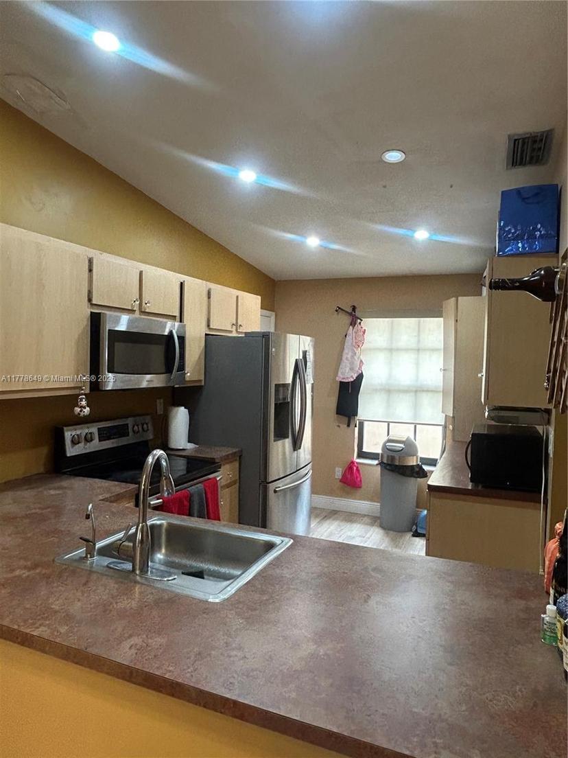 Picture of 9291 E Fern Ln, Miramar FL 33025
