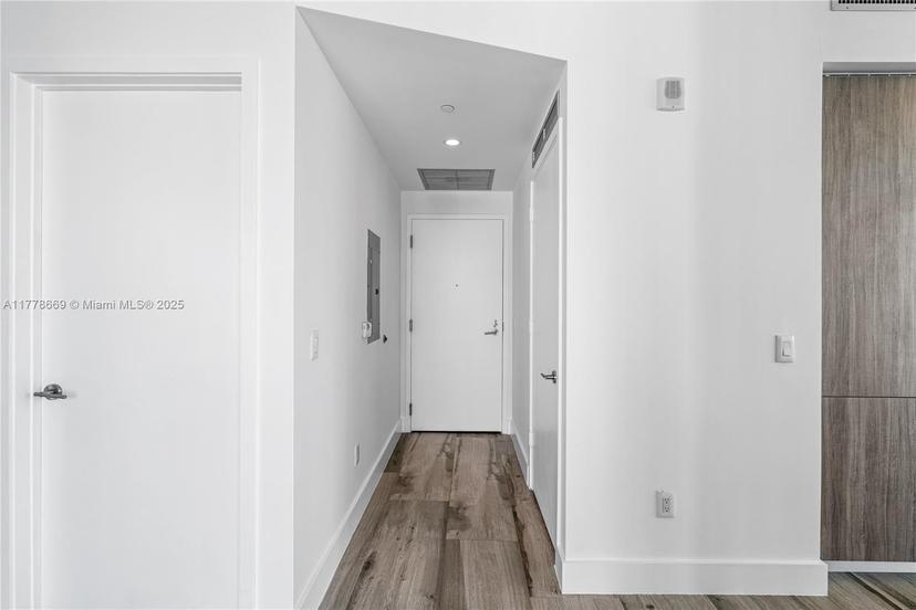 Picture of 2900 NE 7Th Ave # 1609, Miami FL 33137