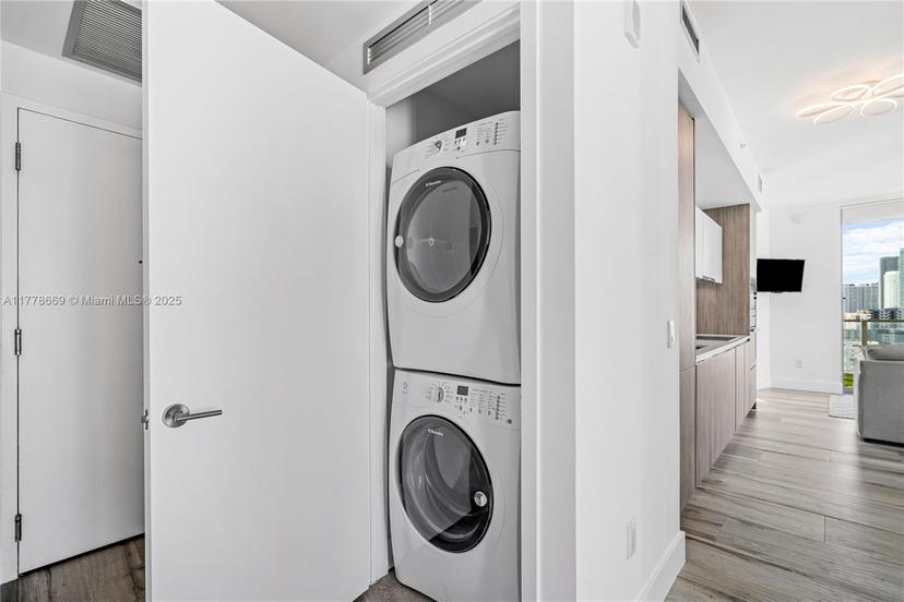 Picture of 2900 NE 7Th Ave # 1609, Miami FL 33137