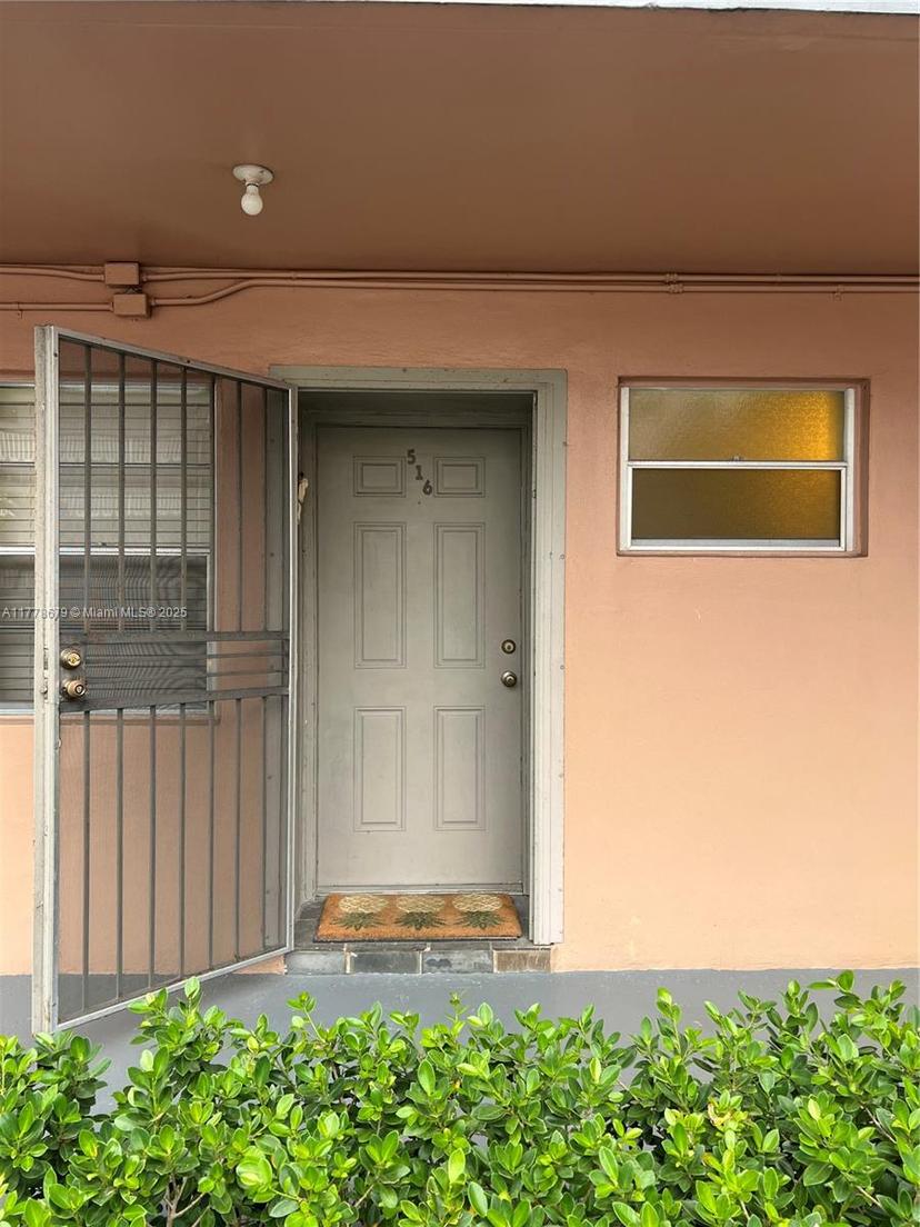 Picture of 18555 NE 14Th Ave # 516, Miami FL 33179