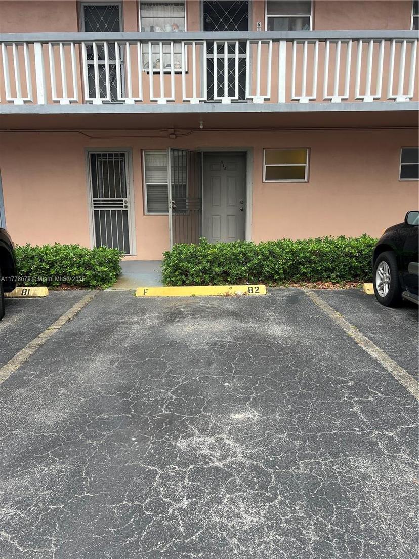 Picture of 18555 NE 14Th Ave # 516, Miami FL 33179