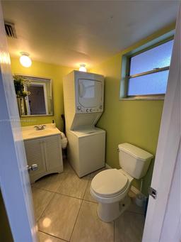 Picture of 18555 NE 14Th Ave # 516, Miami, FL 33179